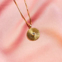 Hot Odessa Necklace/Crystal Halsband